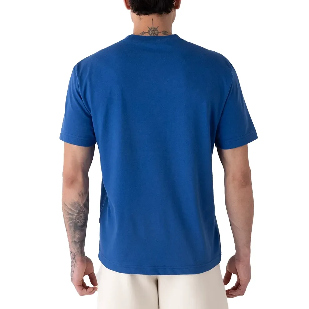 Camiseta masculina azul New Balance destacando conforto e estilo